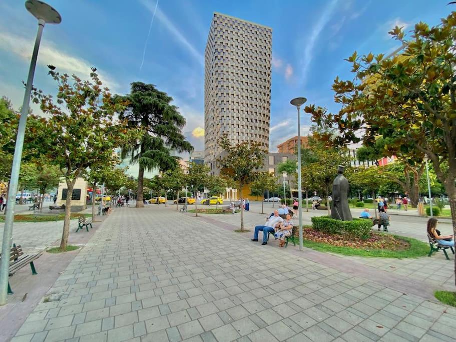 City Centre Big Art'Partment Heart Of The Capital Тирана Экстерьер фото